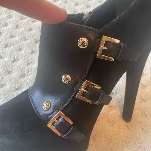 Louis Vuitton high heeled booties - Picture 2 of 12
